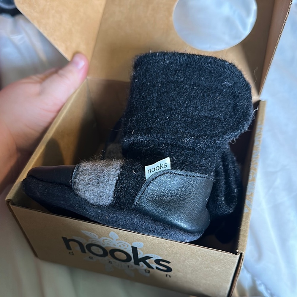 Nooks - Black and Gray Baby Booties - Picture 1 of 2